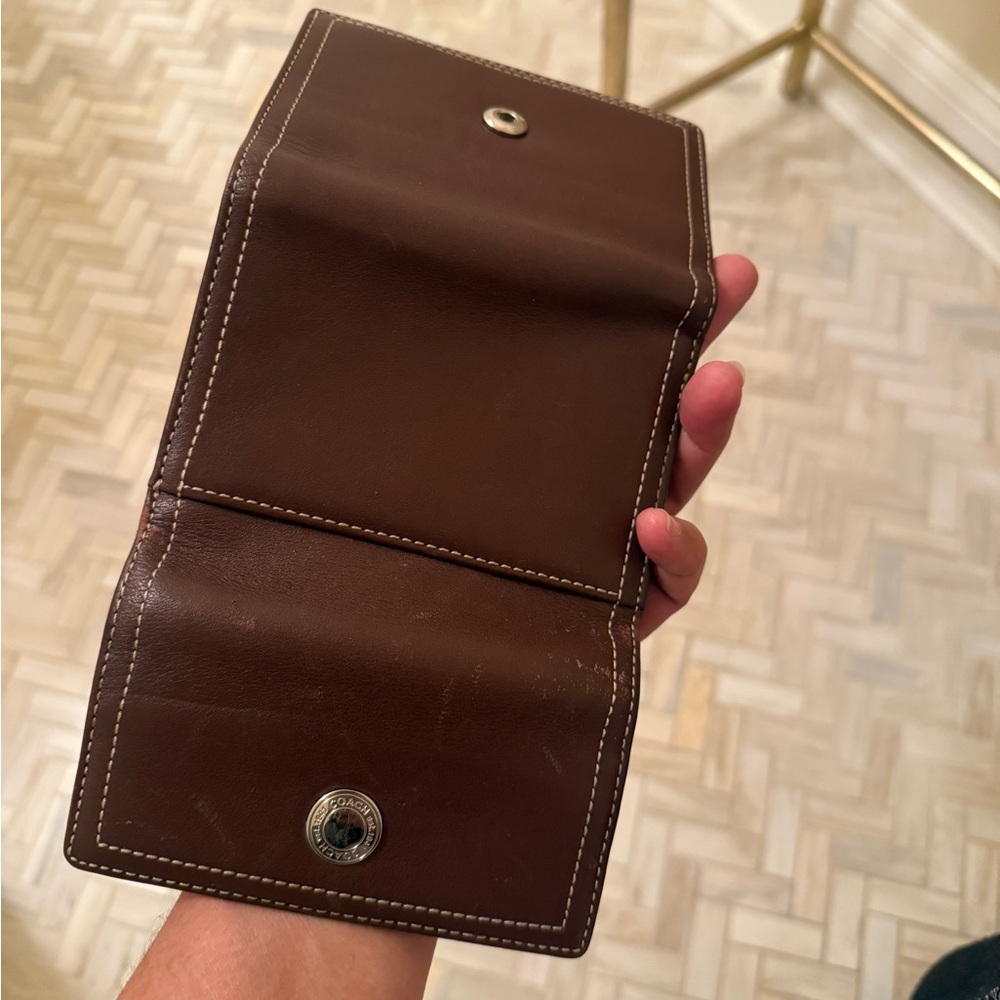 Coach Brown Leather Accessory with Gold Accent. In good conditions - Picture 10 of 14